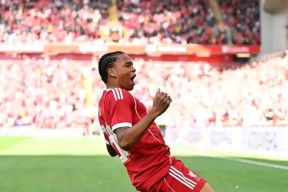 开云kaiyun线上娱乐 -包含利物浦迎德甲关键赛；清晨远射贴柱；球迷炸锅；控场能力受关注的词条