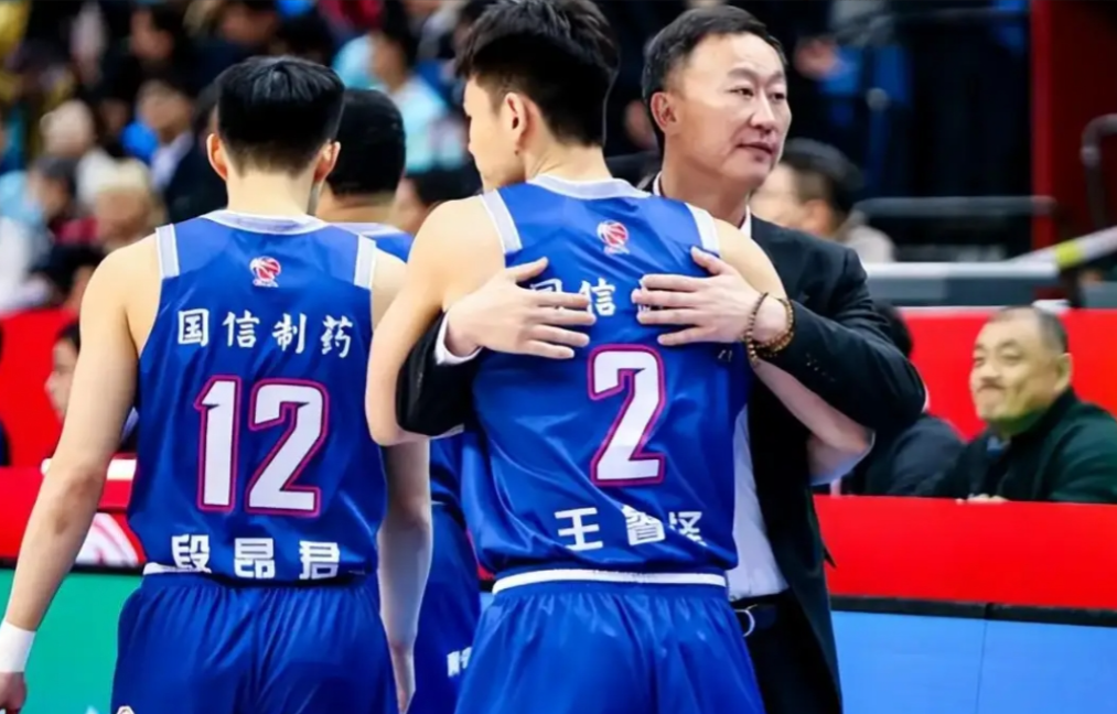 CBA季后赛赛前再迎强敌,塞维利亚战术微调,主帅态度:悬念犹存,身体对抗强度拉满的简单介绍 CBA季后赛赛前再迎强敌,塞维利亚战术微调,主帅态度:悬念犹存,身体对抗强度拉满的简单介绍